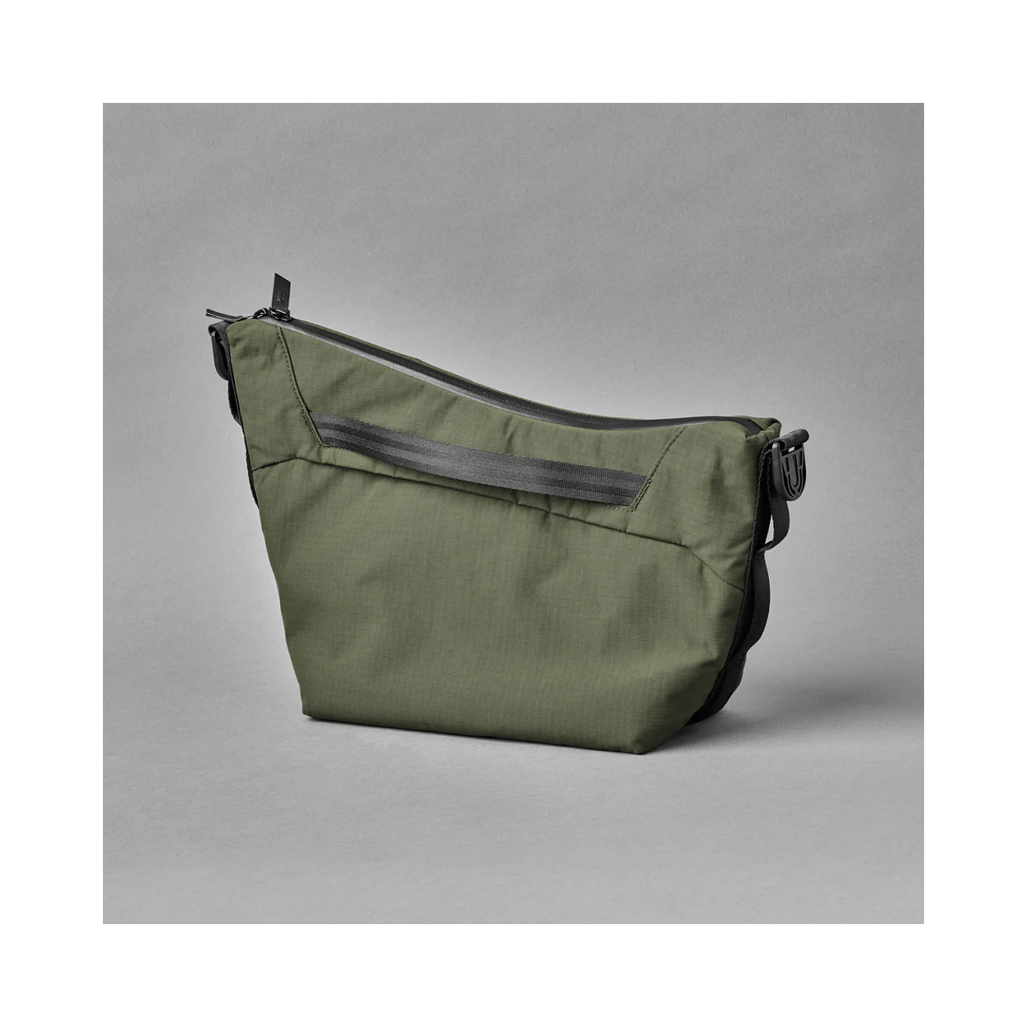 Сумка-слінг Alpaka Flow Satchel 4L