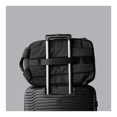 EDAY-EBP-AF-BLC-ALPK, Alpaka Essential Backpack 16L, Axoflux 210D | Black, ремінь кріплення на ручку валізи