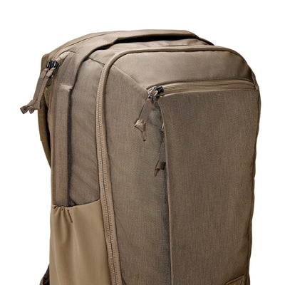 EDAY-13019c-FBN-EGS, EVERGOODS CIVIC Travel Bag 20L, Fossil Brown, фронтальна кишеня з блискавкою та D-кільцем