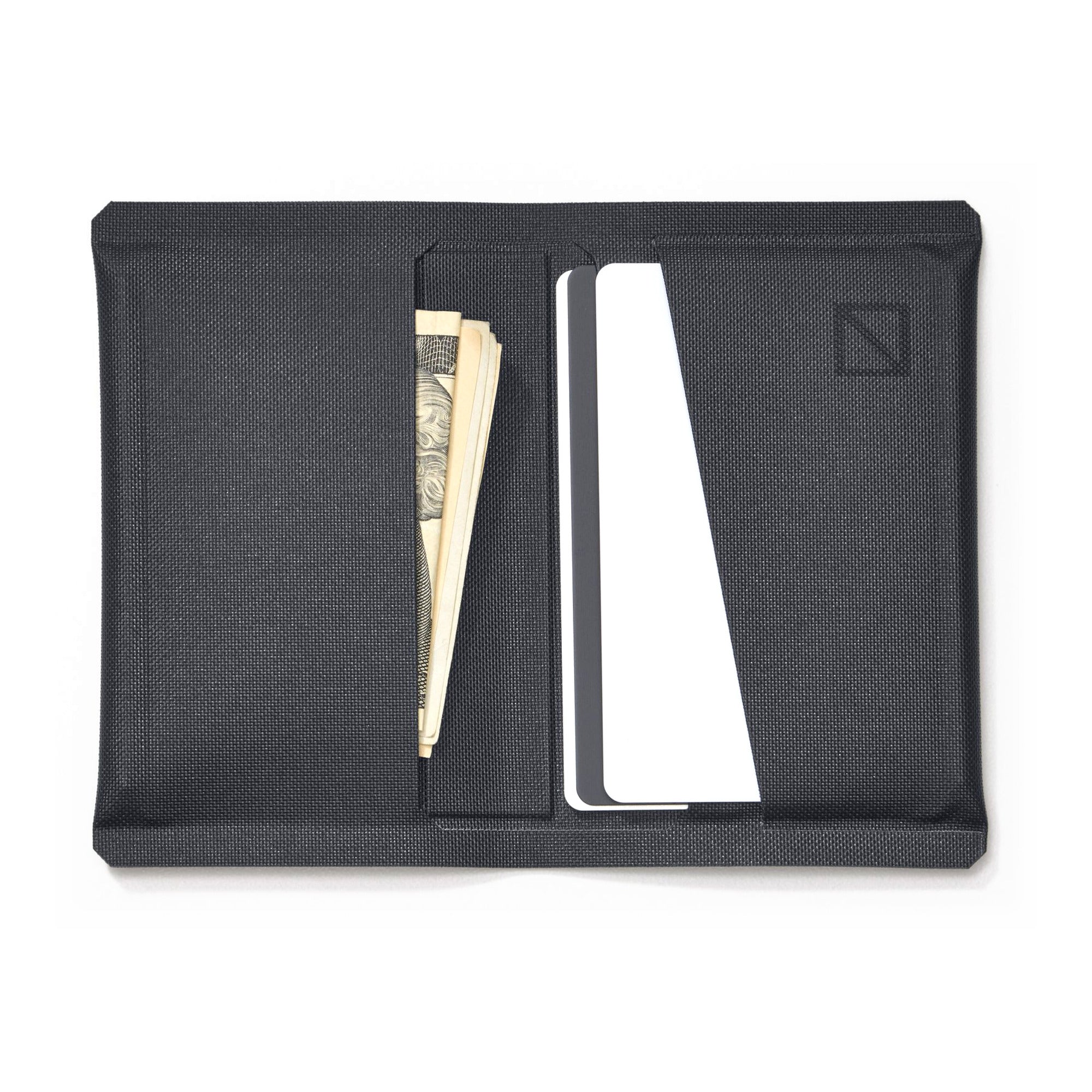 EVERGOODS ELEMENT Card Wallet, гаманець розкритий пласко зверху, наповнення готівкою та картками