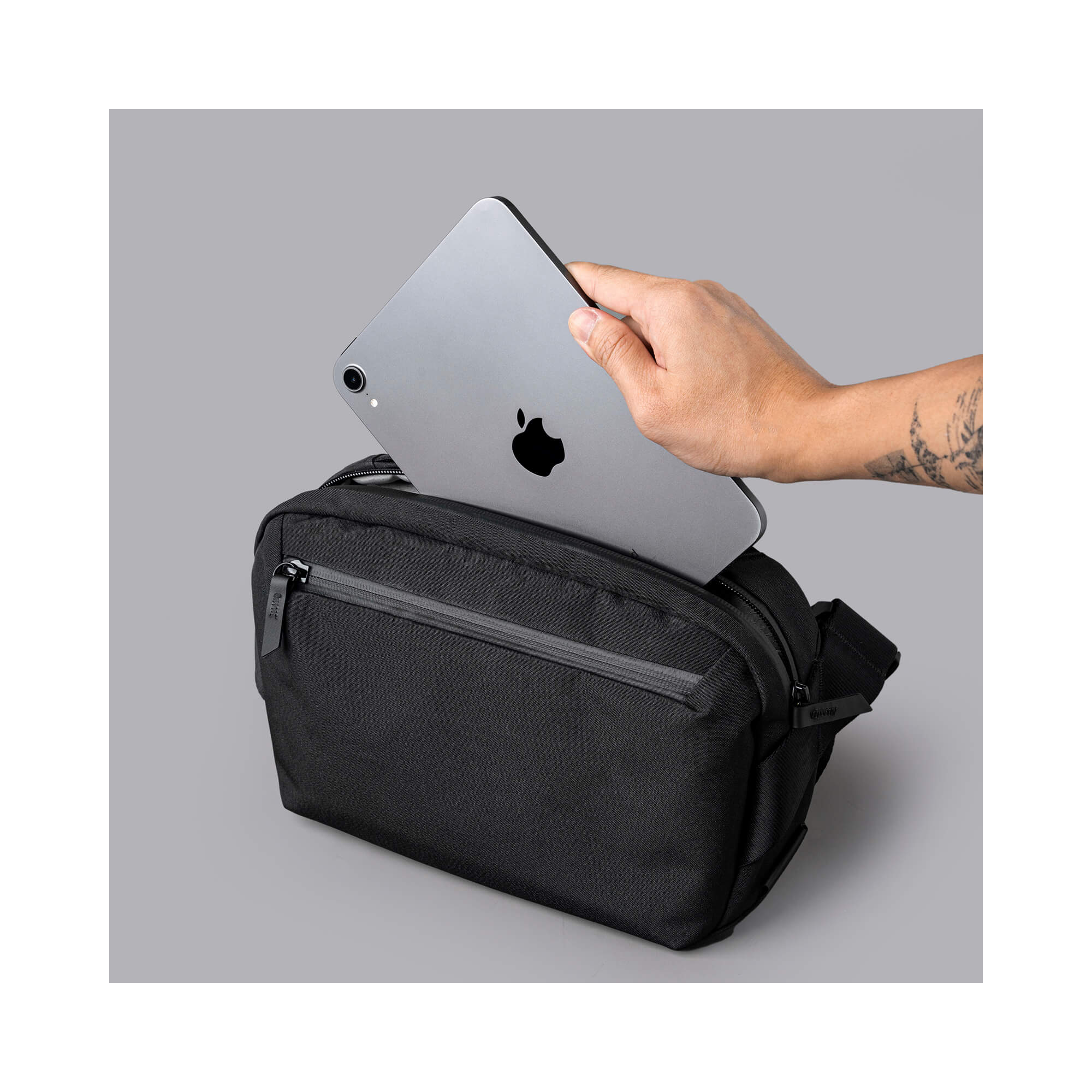 【極美品】ALPAKA GO SLING MINI V2 ブラック Alpaka Go Sling Mini V2 — міська сумка-слінг для EDC | EDC.DAY