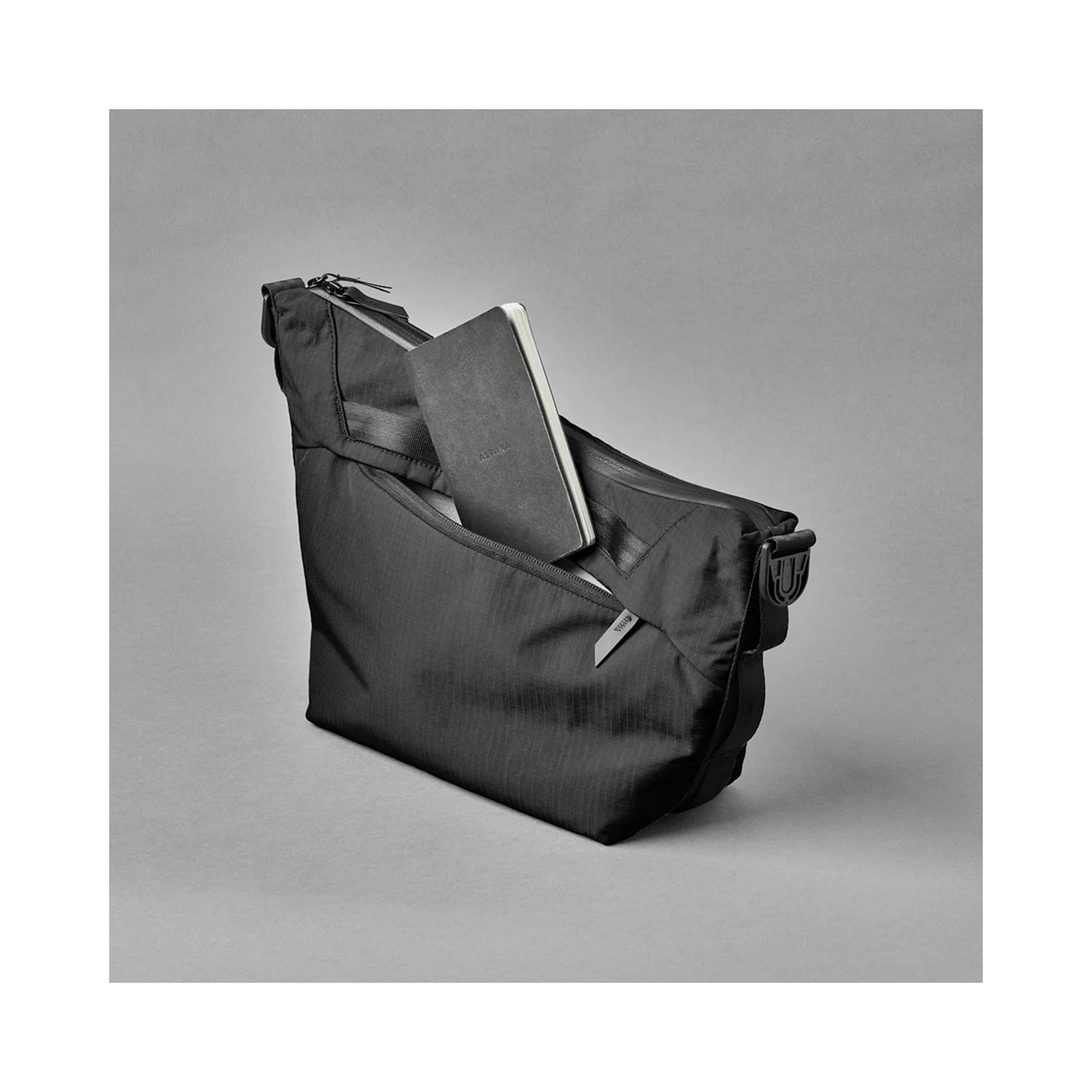 Сумка-слінг Alpaka Flow Satchel 4L