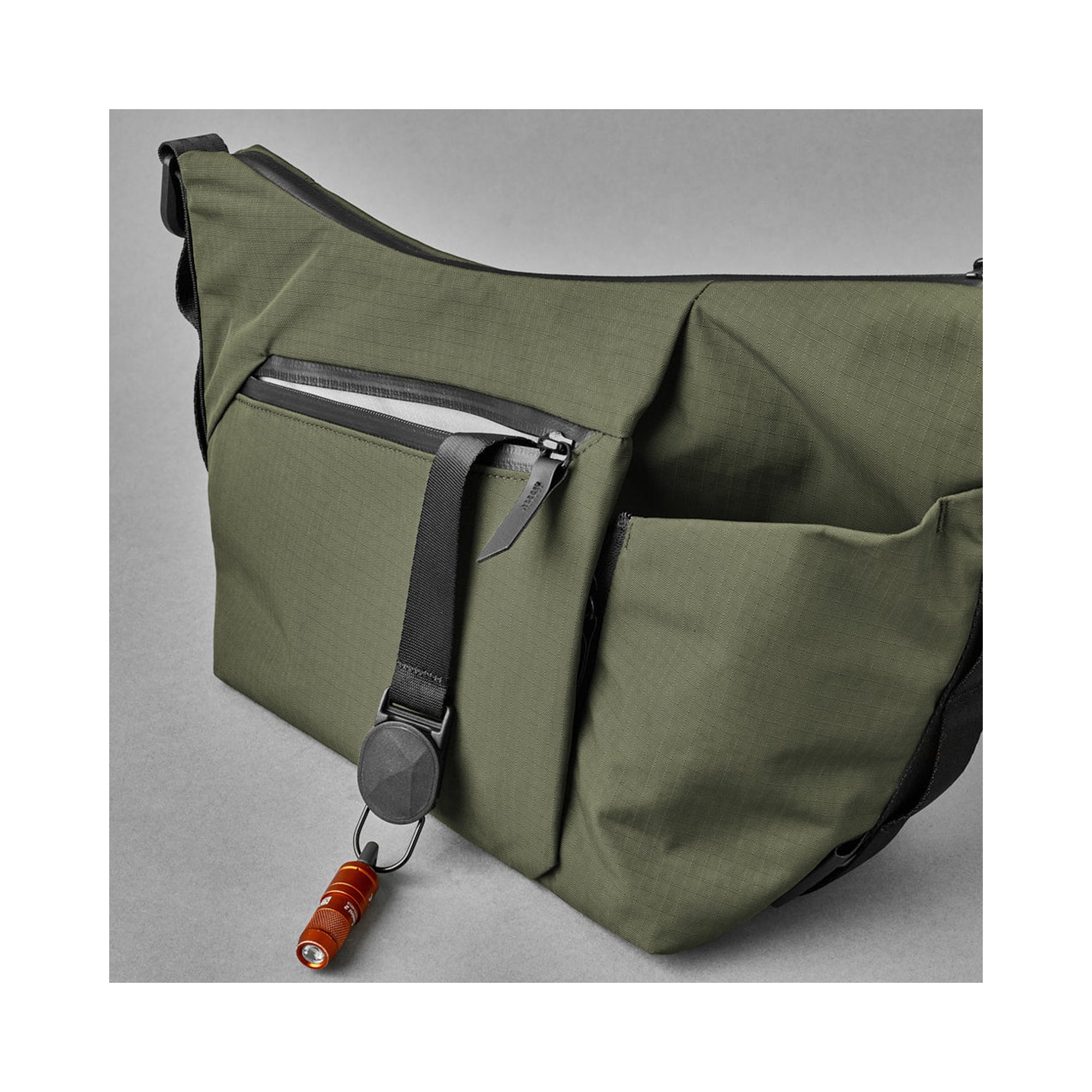 Сумка-слінг Alpaka Flow Satchel 4L