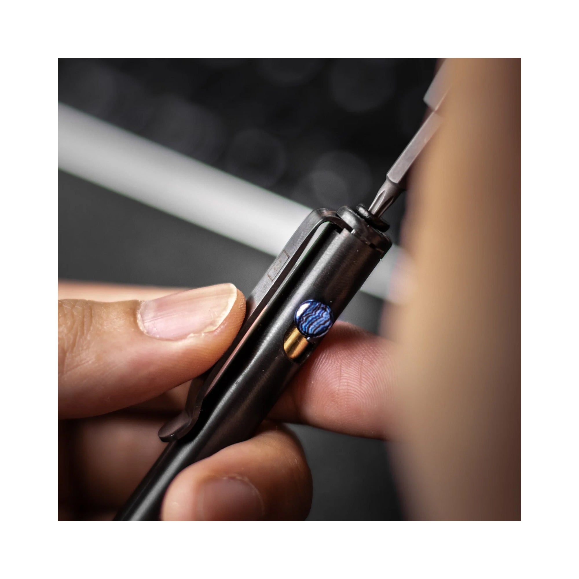 Ручка титанова Big Idea Design Bolt Action Pen