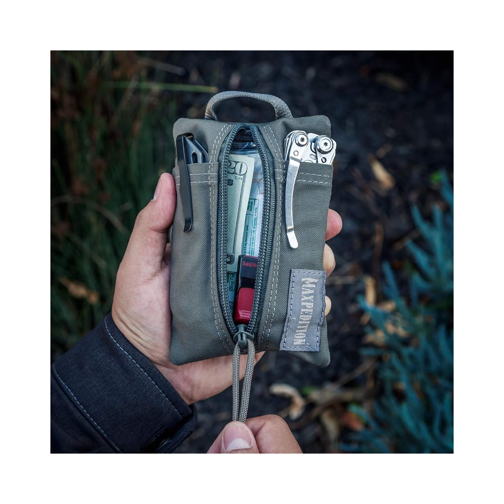 Maxpedition Platy Pocket Organizer 4×6 Foliage Green — EDC-органайзер у використанні, лайфстайл фото