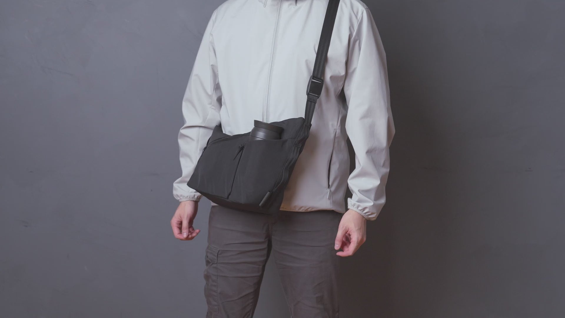 Завантажити відео: Огляд сумки Alpaka Flow Satchel